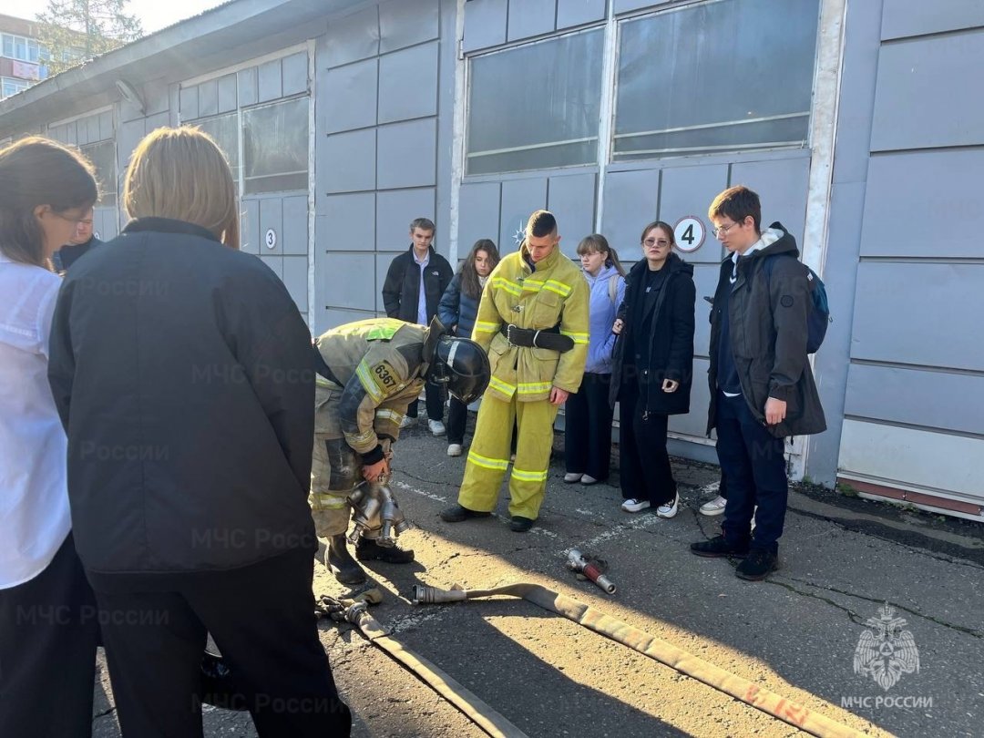 Школьники Солнечногорска узнали о буднях пожарных